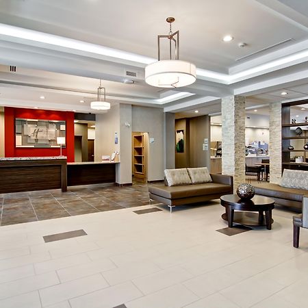 Holiday Inn Express & Suites Oshawa Downtown - Toronto Area By Ihg Екстериор снимка