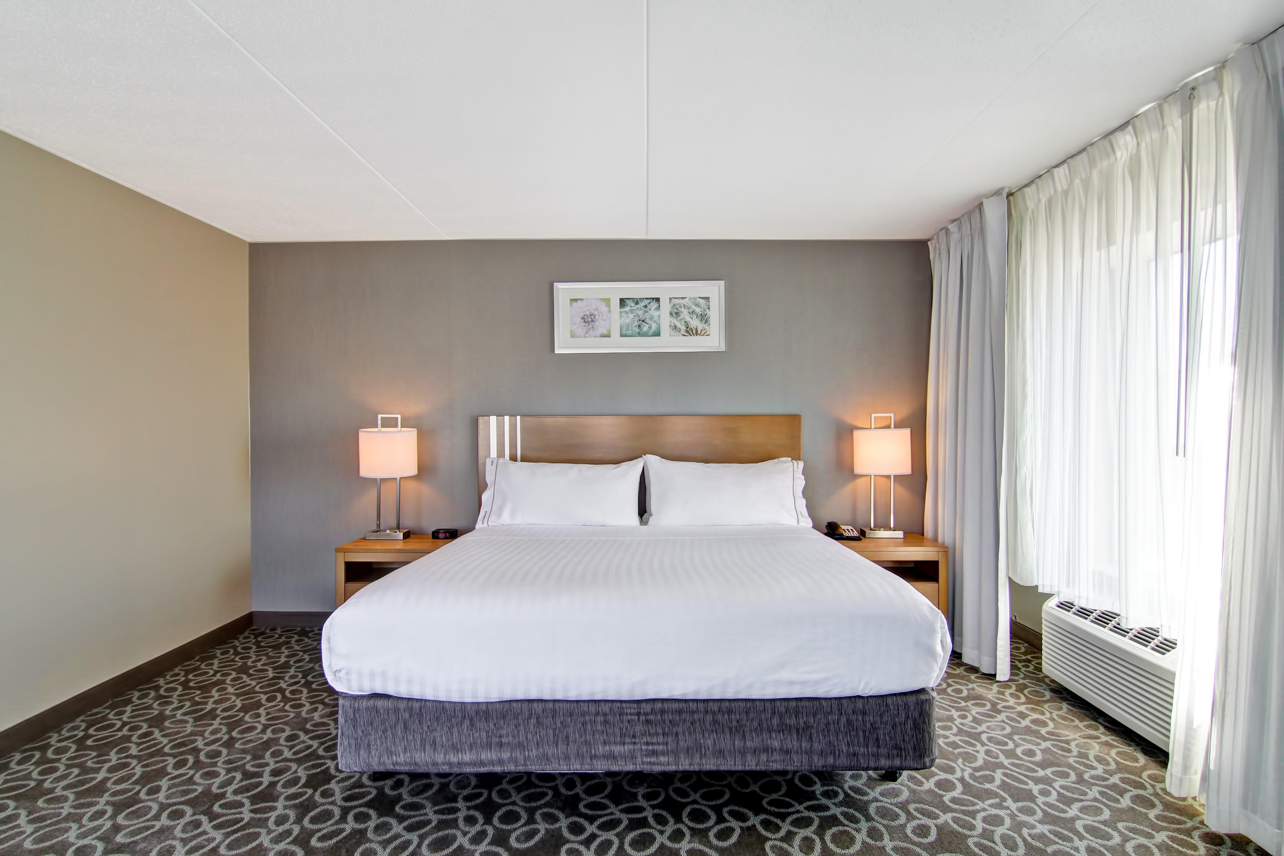 Holiday Inn Express & Suites Oshawa Downtown - Toronto Area By Ihg Екстериор снимка