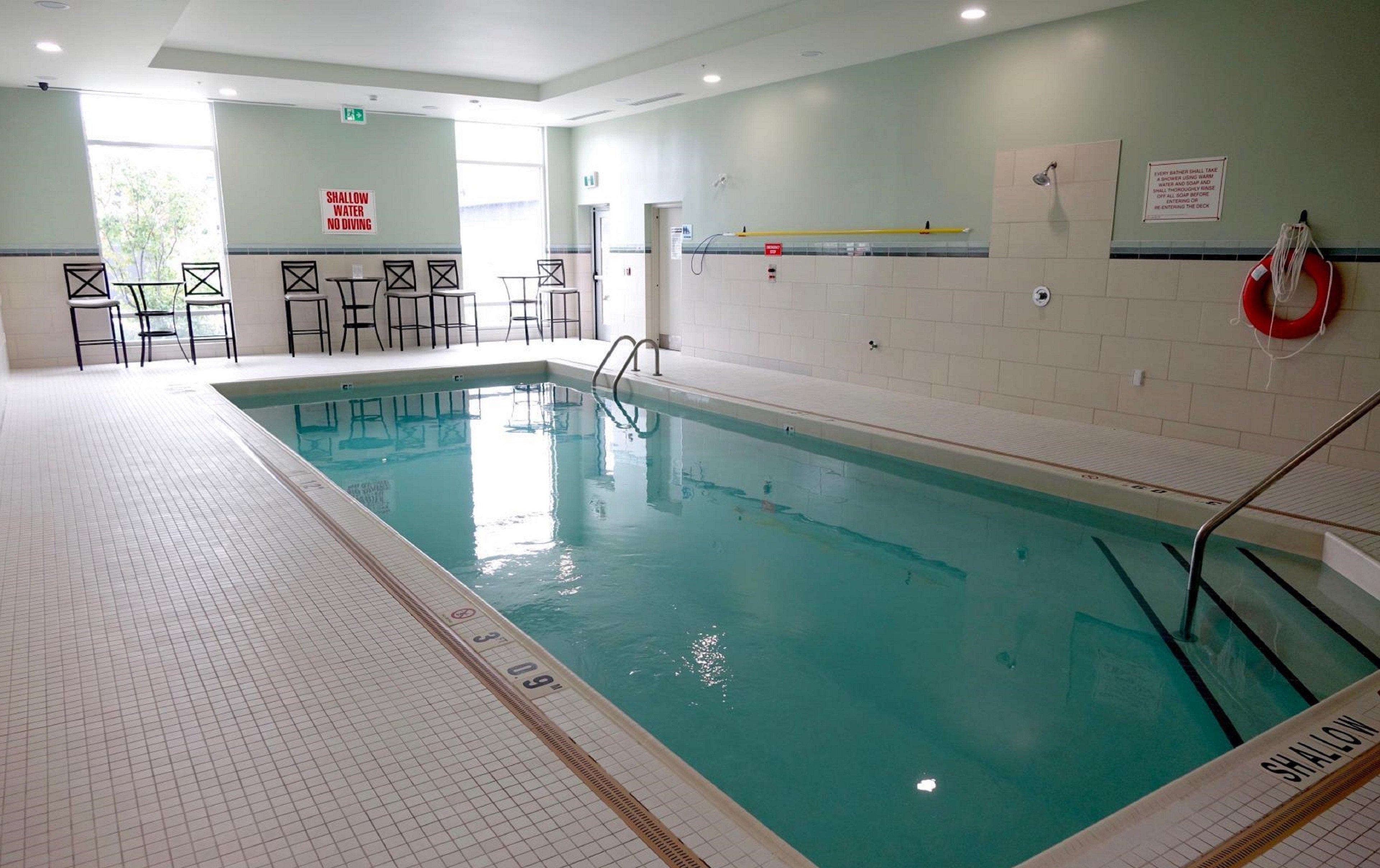 Holiday Inn Express & Suites Oshawa Downtown - Toronto Area By Ihg Екстериор снимка