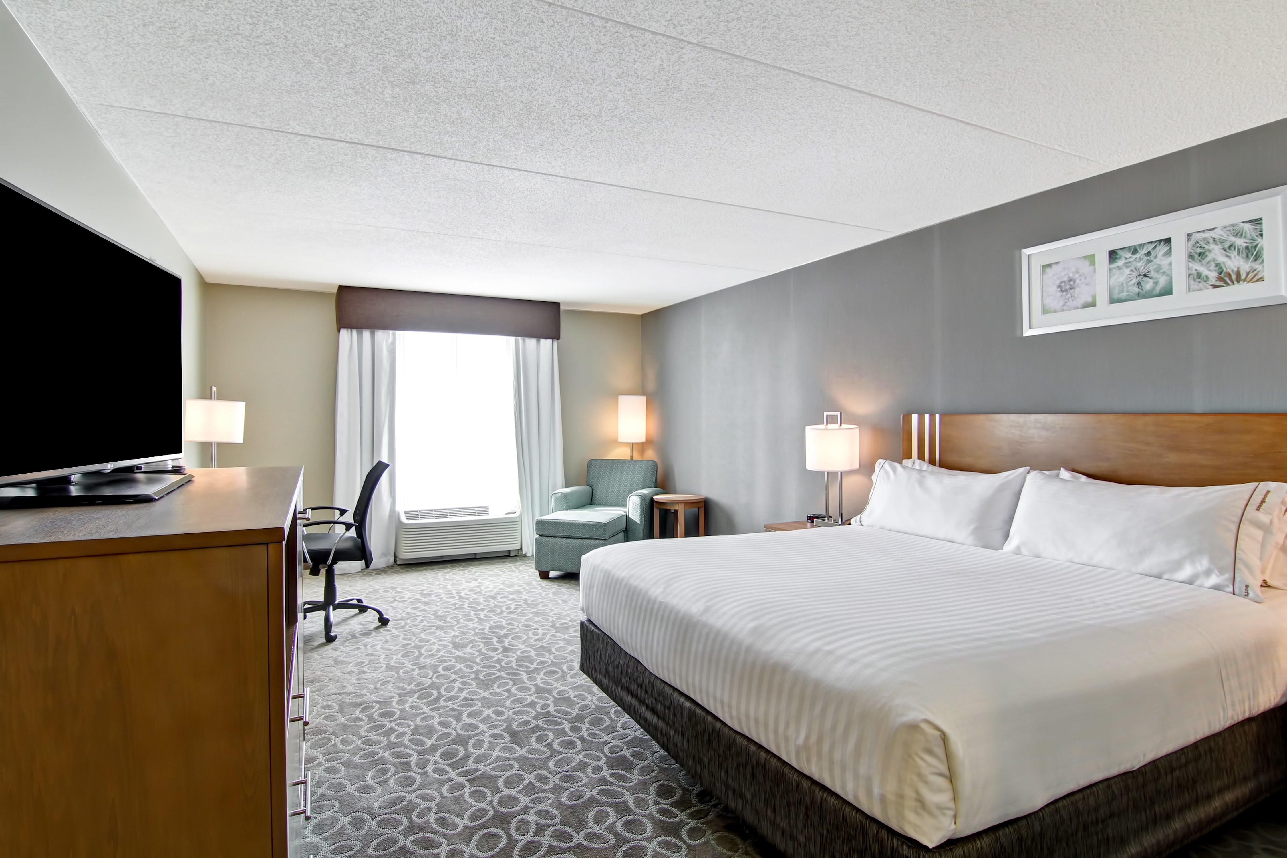 Holiday Inn Express & Suites Oshawa Downtown - Toronto Area By Ihg Екстериор снимка